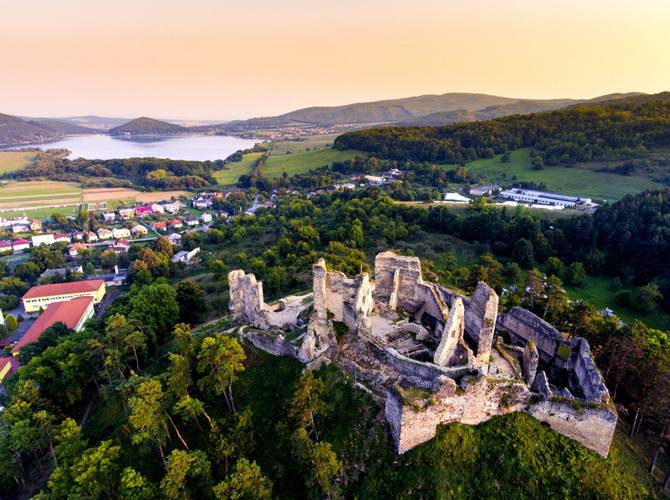 Obrázok Hrad Divín, Kaštieľ Divín